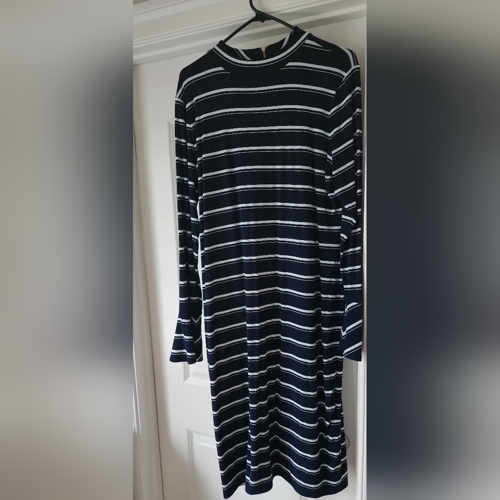 WHITE HOUSE BLACK MARKET dress